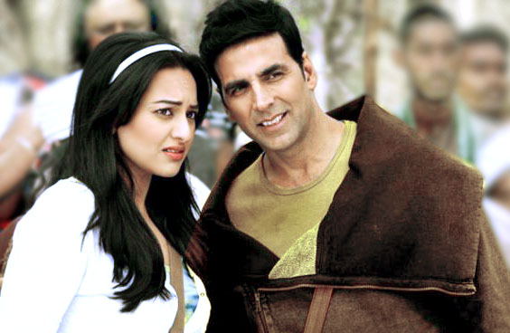 Akshay Kumar and Sonakshi Sinha party like crazy!